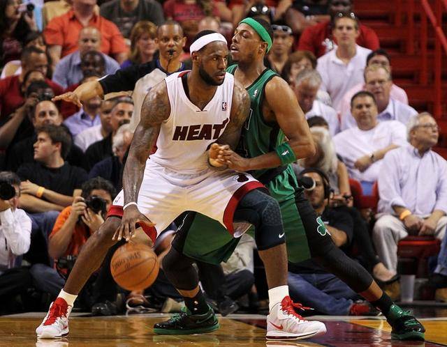 加关注女子 加关注女子