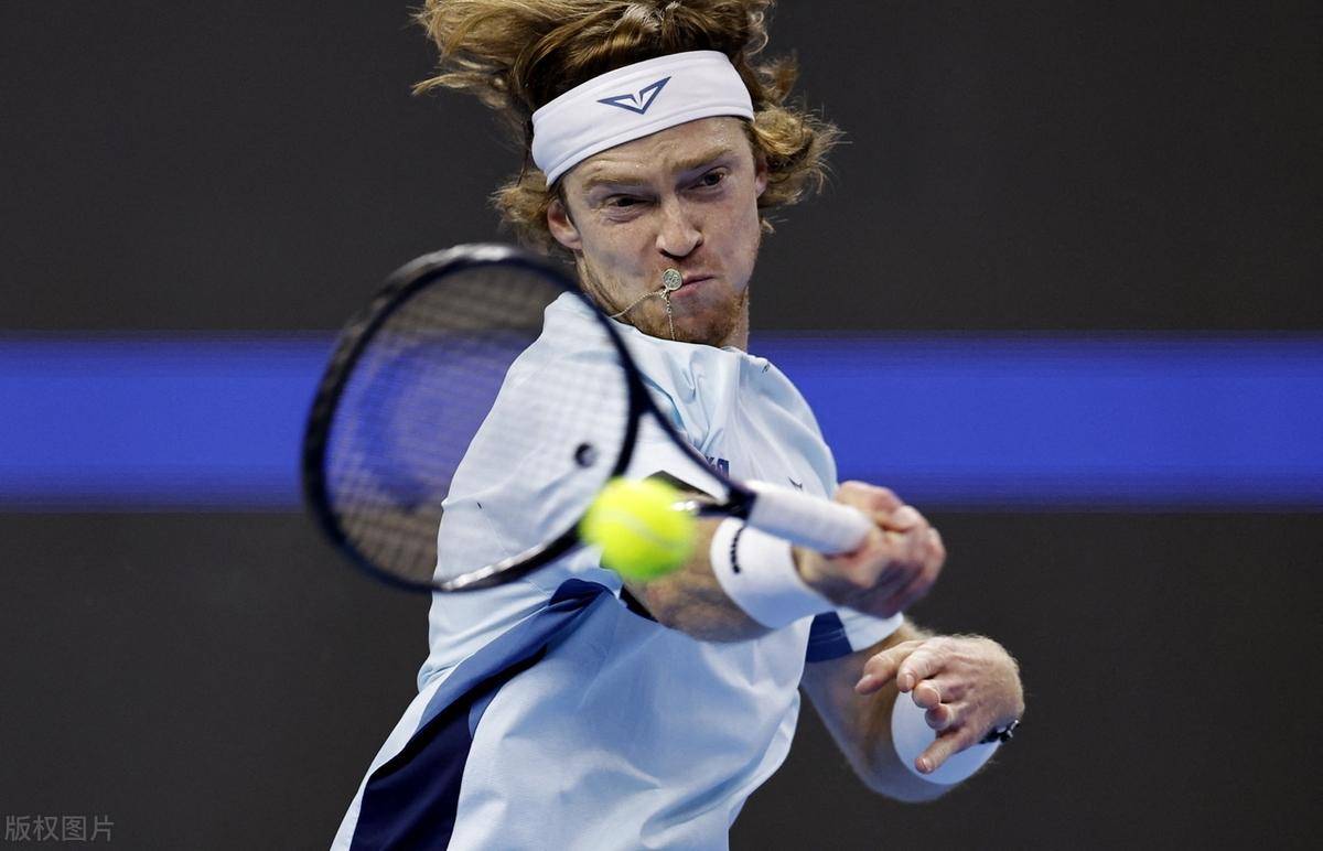 年轻球员居 年轻球员居